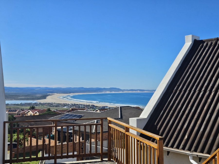 5 Bedroom Property for Sale in Wavecrest Eastern Cape